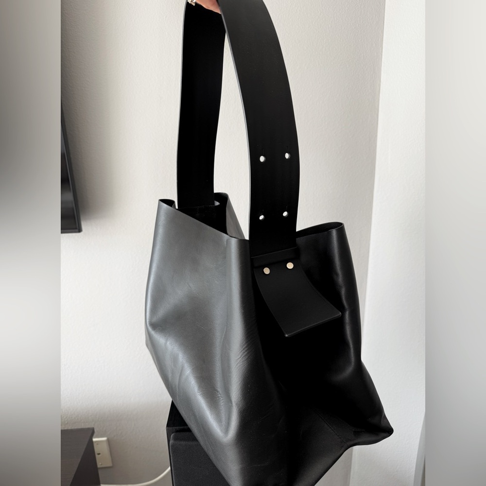 COS Tote Bag Aesthetic Design
